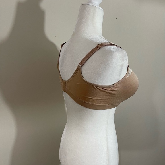 Hanes sz 2 XL bra in a caramel color with a lace accent on the bust line - Picture 5 of 10